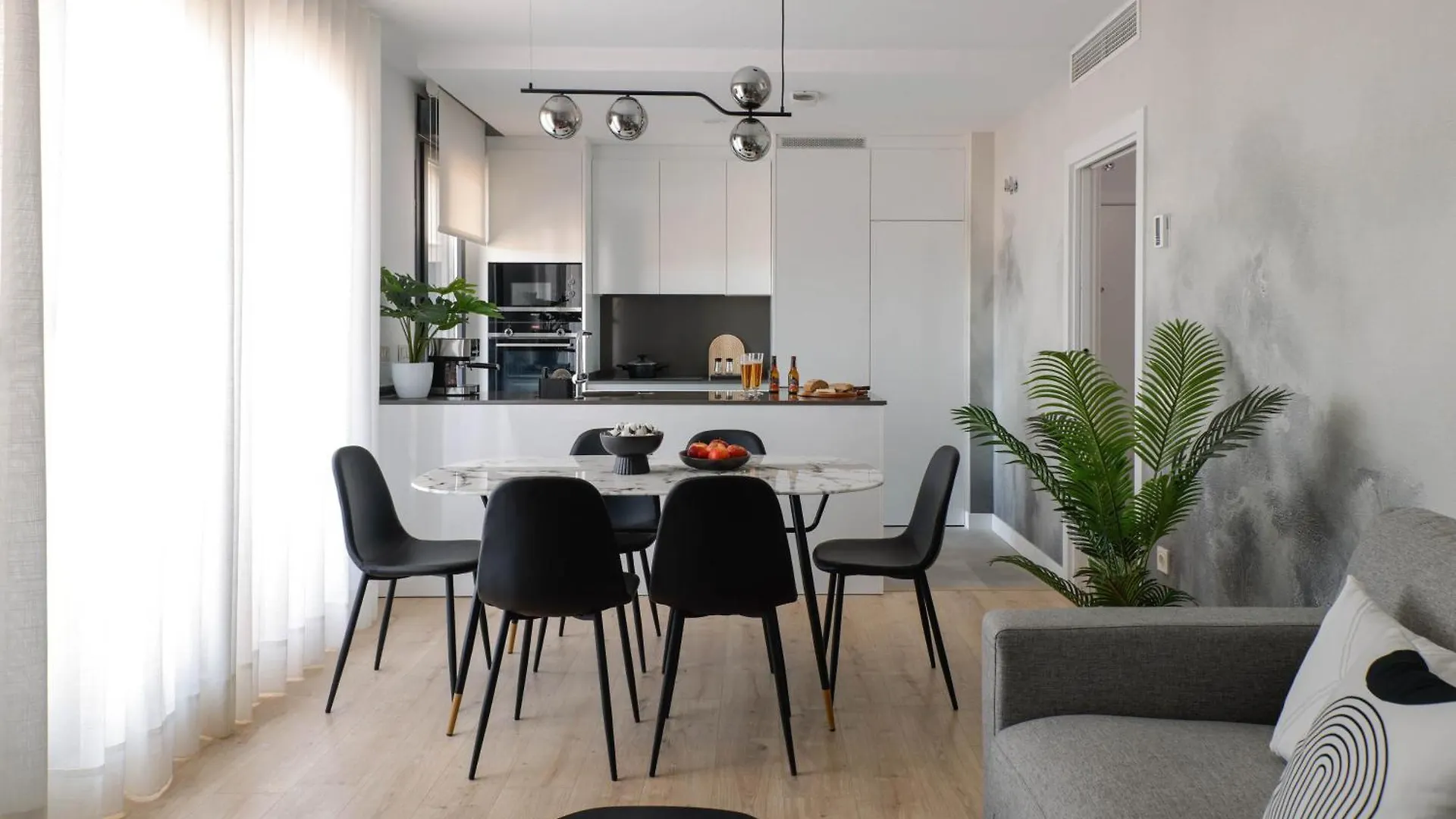 Malaga Urban Sky Serviced Apartments By P&O