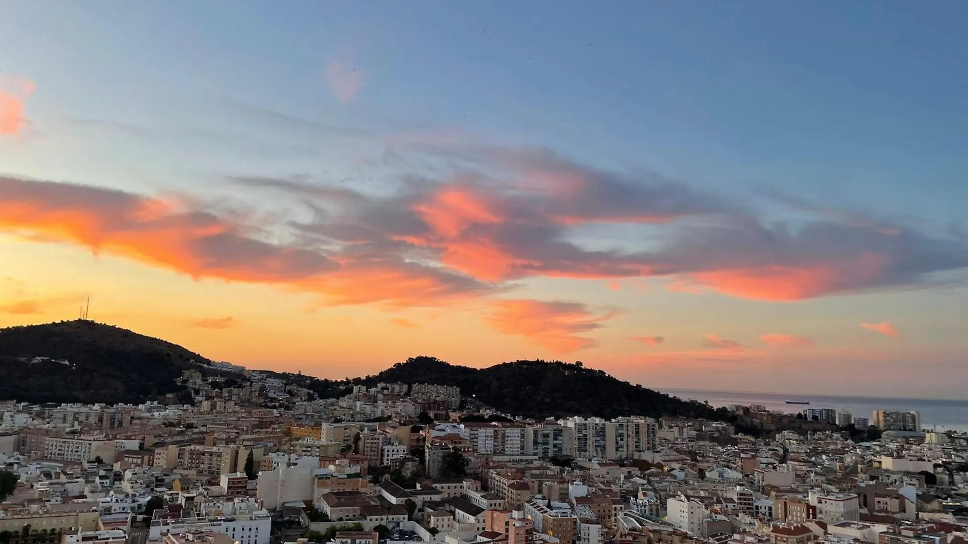 Malaga Urban Sky Serviced Apartments By P&O