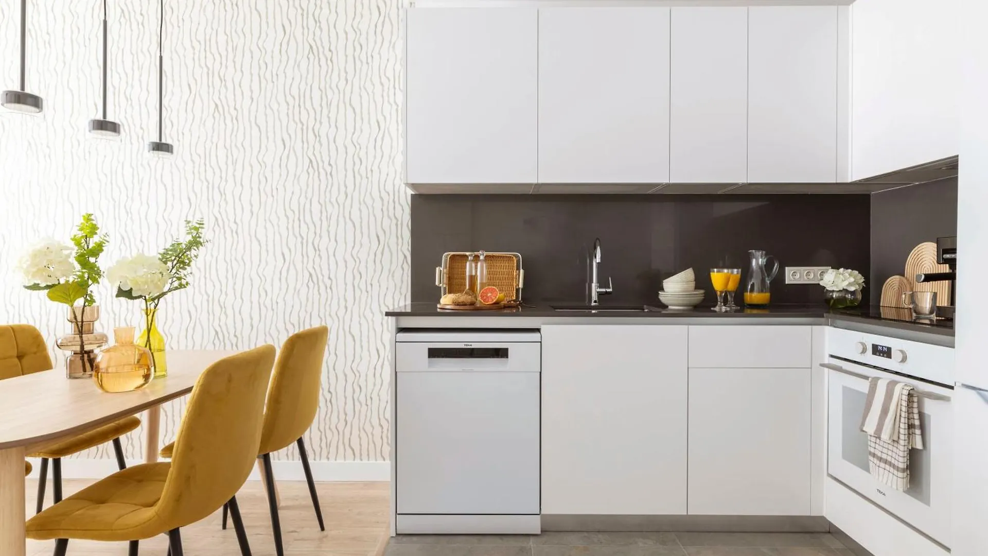 Malaga Urban Sky Serviced Apartments By P&O