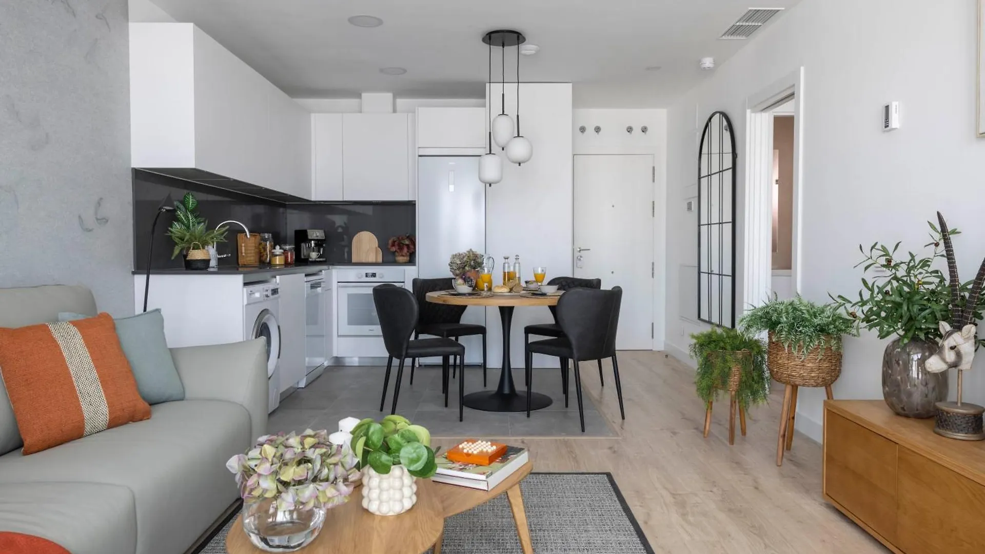Malaga Urban Sky Serviced Apartments By P&O